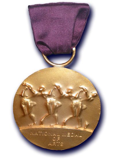De National Medal of Arts, de hoogste kunstprijs voor een Amerikaan CREDITS: National Endowment for the Arts