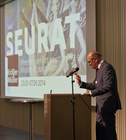 Philip Freriks tijdens de openingslezing CREDITS: Kröller-Müller Museum